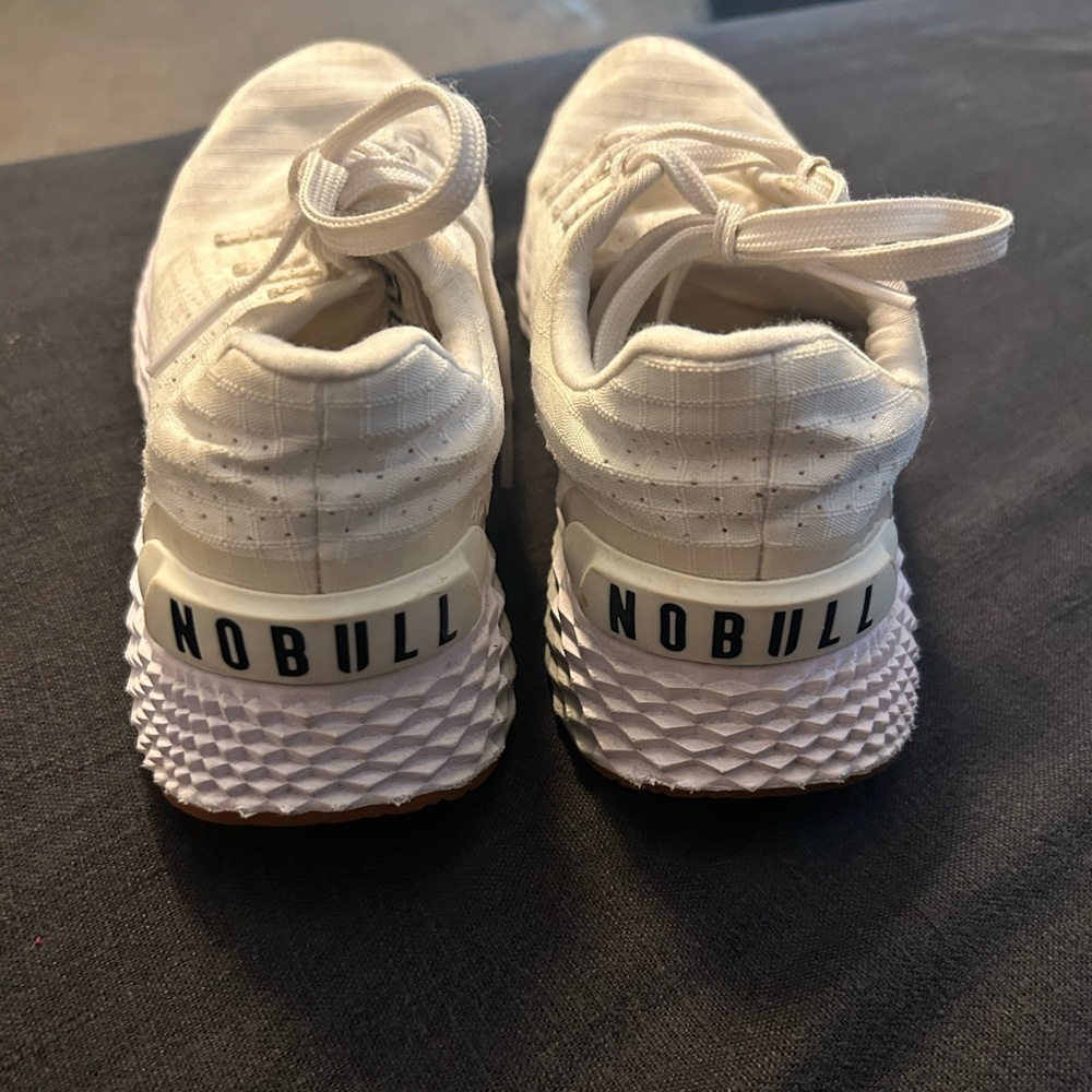 NoBull trainers 8.5